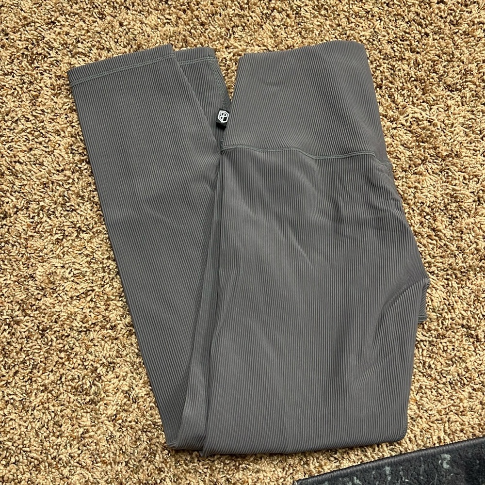 EUC Born Primitive Legging